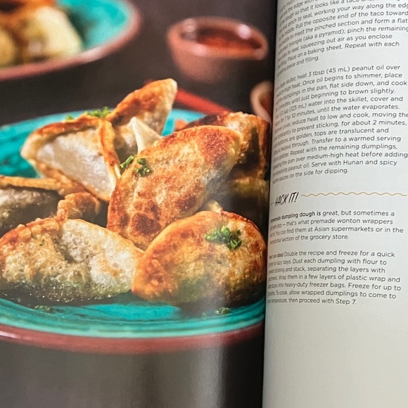 The Edgy Veg Cookbook - carnivore approved vegan recipes by Candice Hutchings - Picture 12 of 16